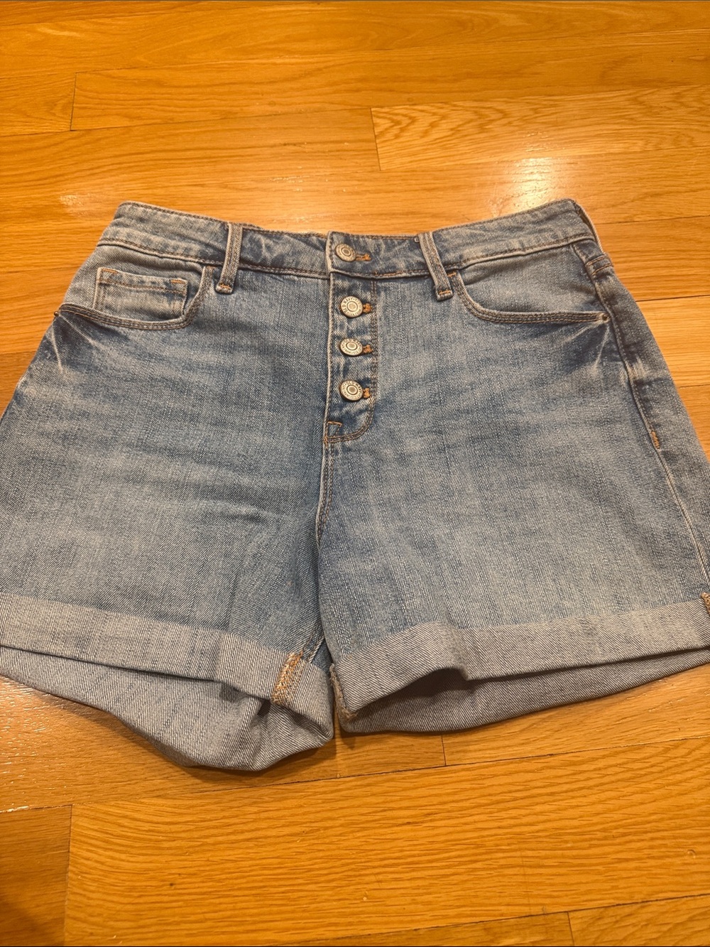 Old navy button fly high -rise Jean shorts size 6 .